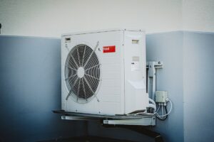 white and gray box fan